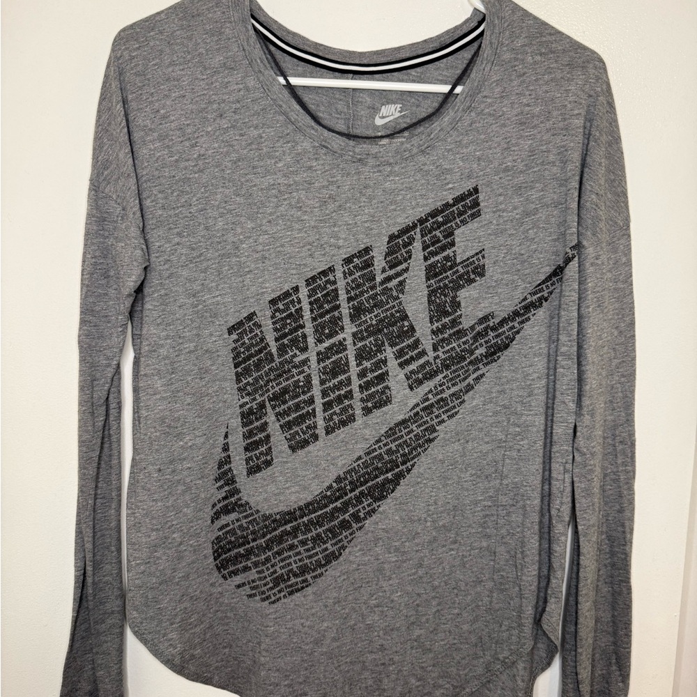 Nike Women's Heather Gray Long Sleeve Tee
